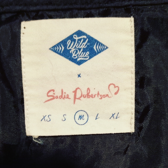 This is a lace floral gold and black crop top - Picture 3 of 3